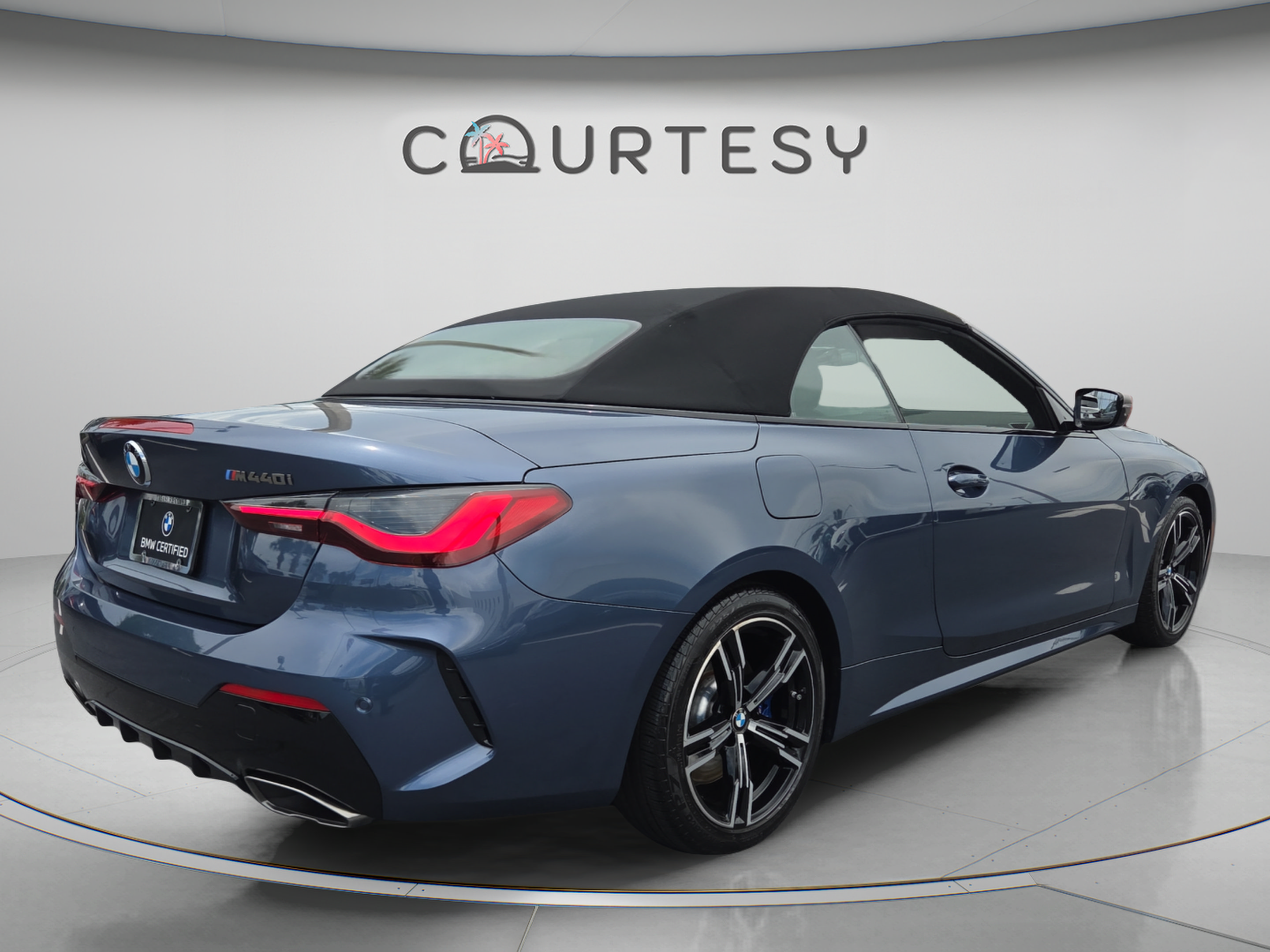 Used 2022 BMW M440i Convertible w/ Premium Package RWD image 5