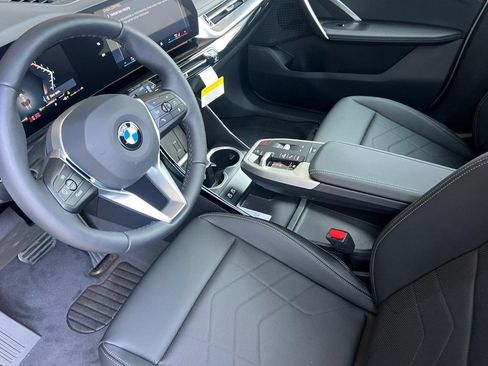 Used 2025 BMW X1 xDrive28i w/ Convenience Package AWD/4WD image 4