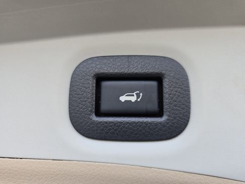 Used 2017 Nissan Rogue SL w/ SL Premium Package image 14