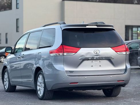 Used 2013 Toyota Sienna Limited image 7
