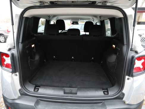 Used 2016 Jeep Renegade Latitude image 13