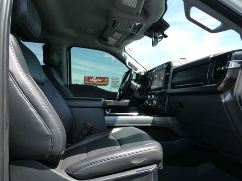 Used 2023 Ford F250 Lariat w/ Lariat Ultimate Package AWD/4WD image 14
