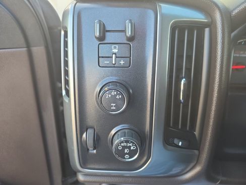 Used 2015 Chevrolet Silverado 2500 LT w/ LT Convenience Package image 19