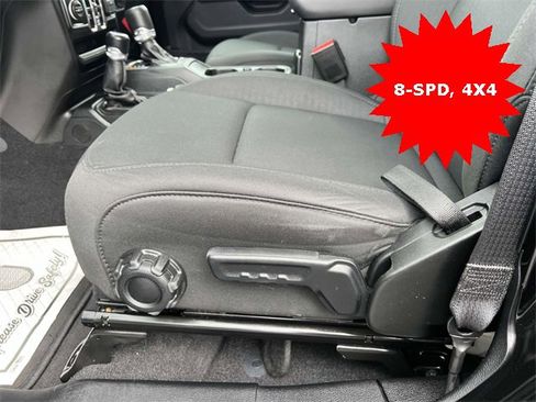 Used 2021 Jeep Gladiator Overland w/ Cold Weather Group image 18