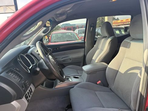 Used 2011 Toyota Tacoma PreRunner w/ TRD Sport Pkg RWD image 11