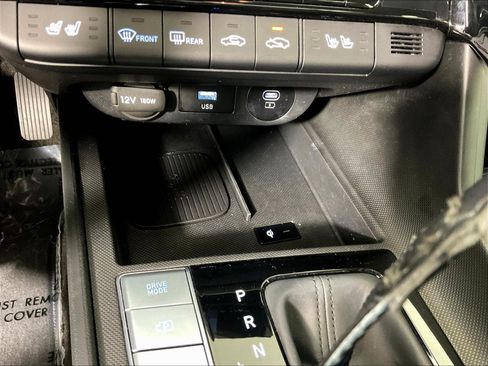 Used 2025 Hyundai Elantra Limited FWD image 15