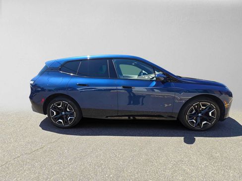 Used 2024 BMW iX xDrive50 w/ Sport Package AWD/4WD image 2