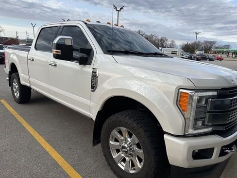 Used 2017 Ford F250 Platinum w/ Platinum Ultimate Package image 2