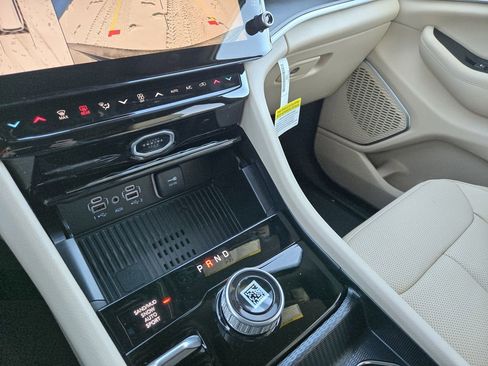 New 2026 Jeep Grand Cherokee Limited image 11