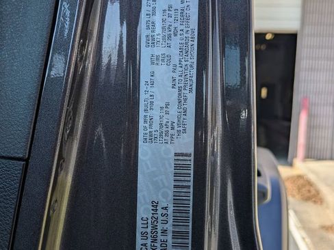 Used 2025 Jeep Wrangler Unlimited Rubicon w/ Convenience Group image 32