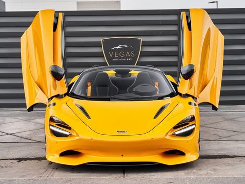 Used 2024 McLaren 750S image 21