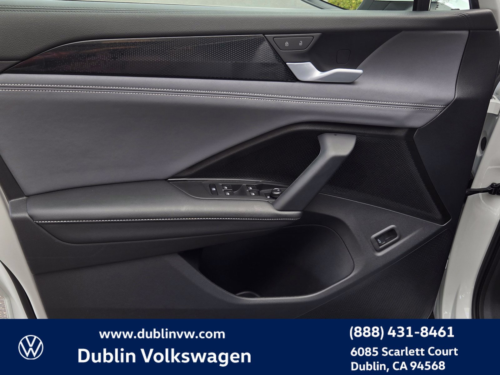 Certified 2026 Volkswagen Tiguan SE AWD/4WD image 10