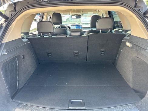 Certified 2023 Lincoln Corsair AWD w/ Rear Removable Package Tray image 9