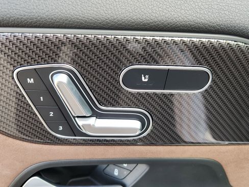 New 2025 Mercedes-Benz GLA 35 AMG 4MATIC image 17