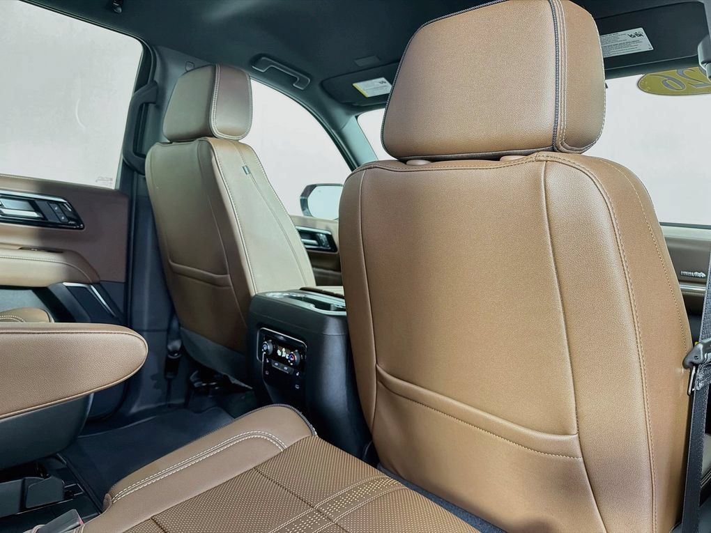 Used 2026 Chevrolet Tahoe High Country RWD image 35