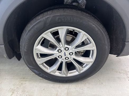 Used 2021 Ford Explorer XLT w/ Equipment Group 202A image 7