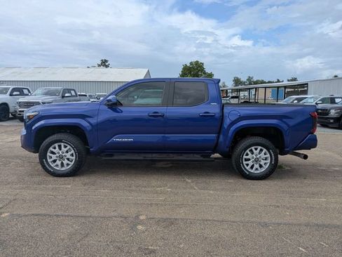 Used 2025 Toyota Tacoma SR5 w/ SR5 Upgrade Package AWD/4WD image 7