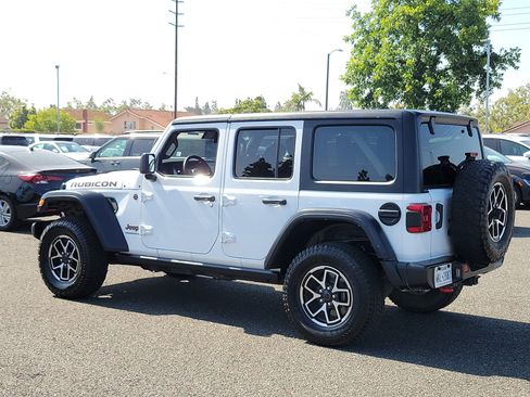 Used 2024 Jeep Wrangler Unlimited Rubicon AWD/4WD image 27