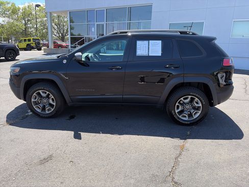 Used 2019 Jeep Cherokee Trailhawk w/ Comfort/Convenience Group AWD/4WD image 8