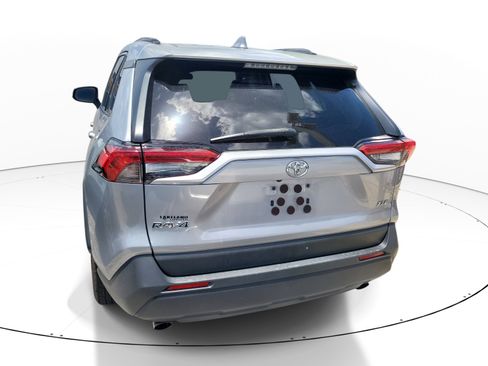 Used 2019 Toyota RAV4 XLE FWD image 6