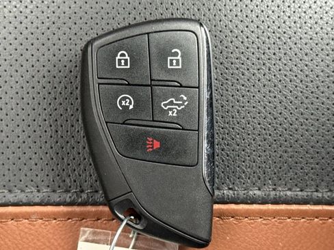 Used 2024 GMC Sierra 2500 AT4 w/ AT4 Premium Plus Package image 30