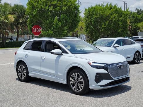 Used 2025 Audi Q4 e-tron Premium RWD image 1