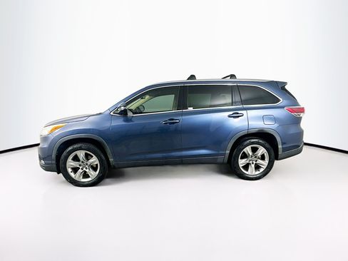 Used 2016 Toyota Highlander Limited Platinum FWD image 4