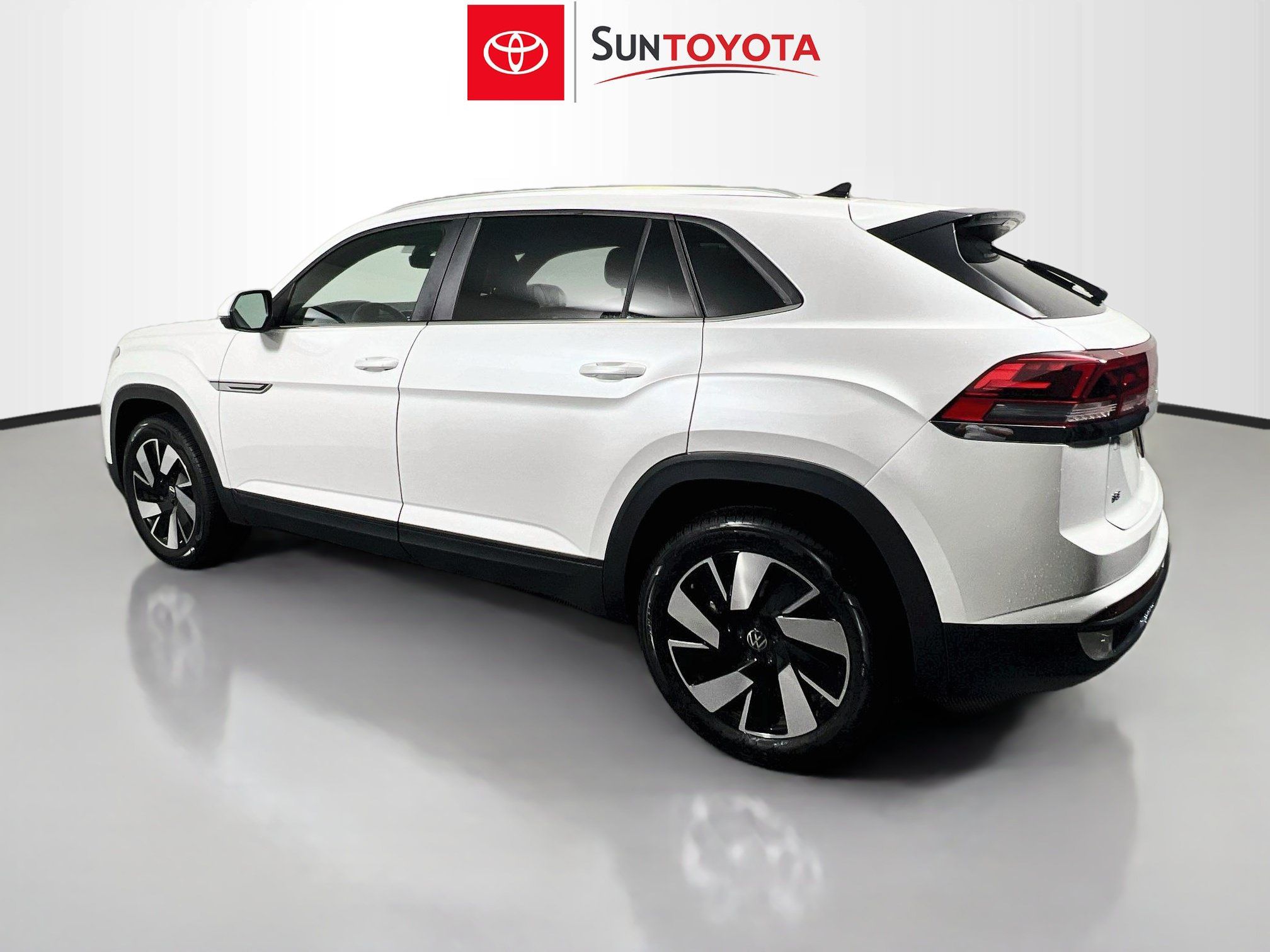 Used 2026 Volkswagen Atlas Cross Sport SE FWD image 6
