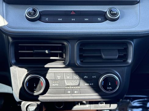 Used 2022 Ford Maverick Lariat image 6