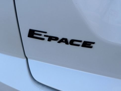 Used 2022 Jaguar E-PACE SE image 43
