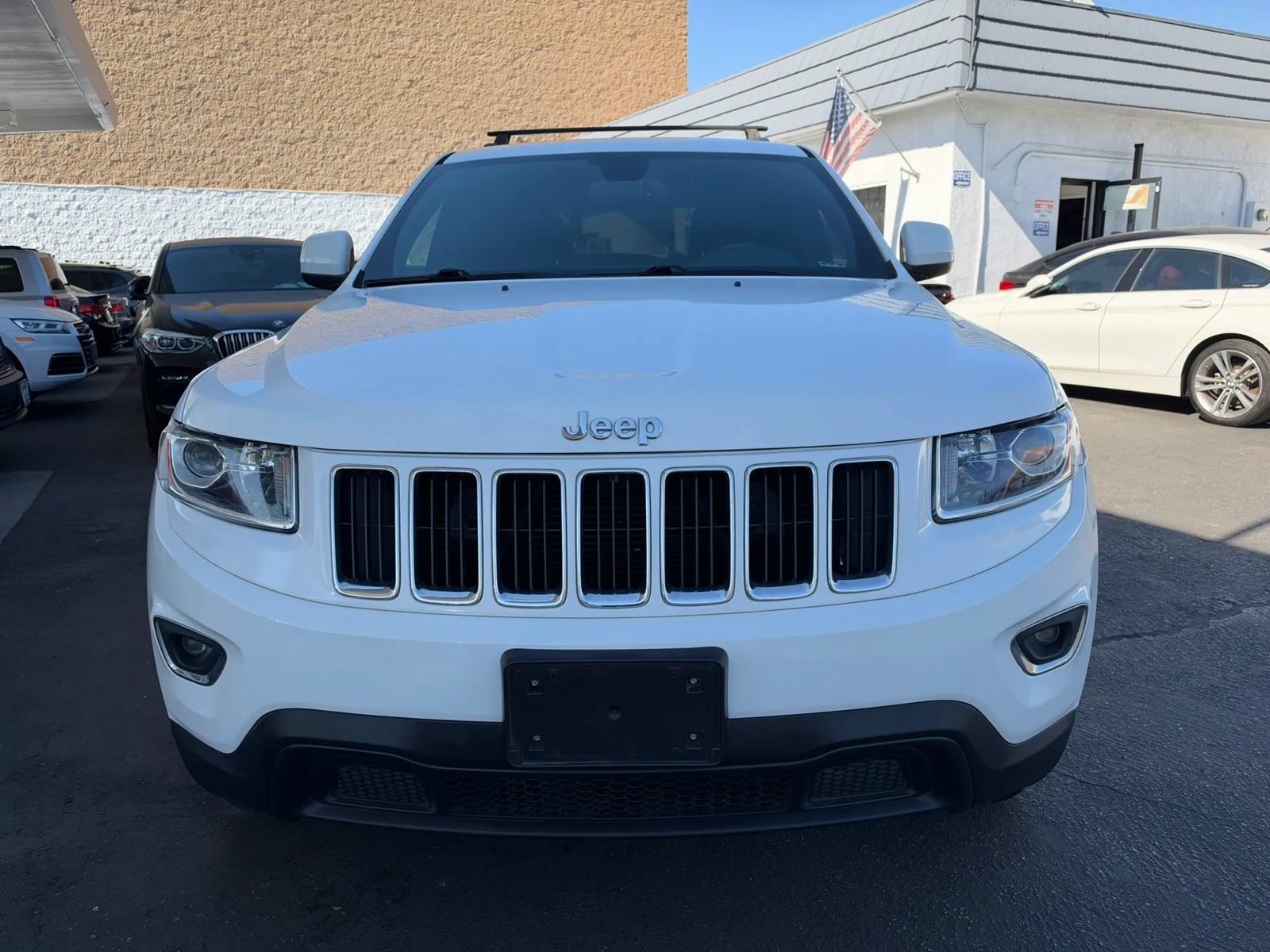 Used 2016 Jeep Grand Cherokee Laredo RWD image 4