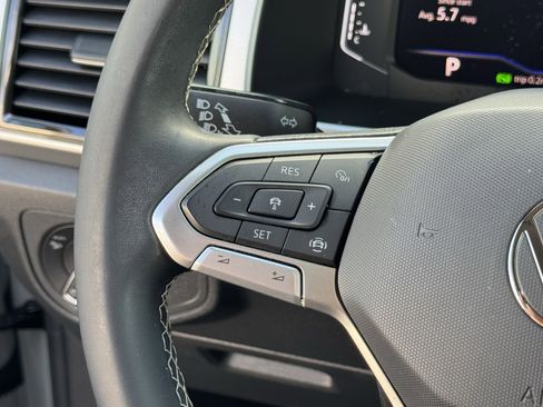 Certified 2022 Volkswagen Atlas SE w/ Panoramic Sunroof Package image 20