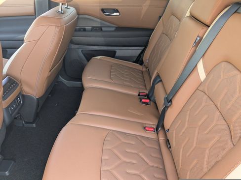 New 2026 Nissan Pathfinder Platinum w/ Cargo Package FWD image 29