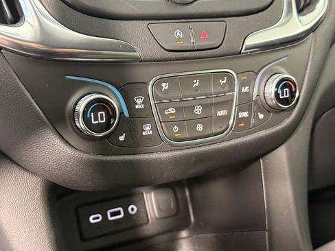 Used 2024 Chevrolet Equinox LT FWD image 22