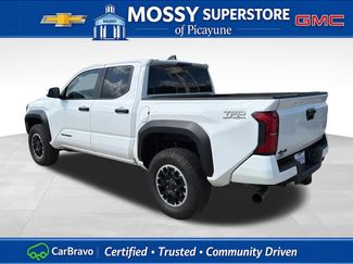 Used 2025 Toyota Tacoma TRD Off-Road AWD/4WD video 4