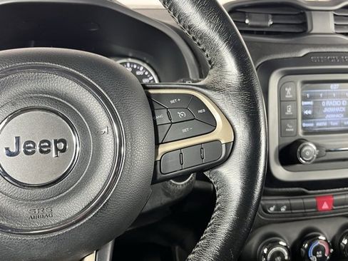 Used 2017 Jeep Renegade Latitude w/ Cold Weather Group image 15