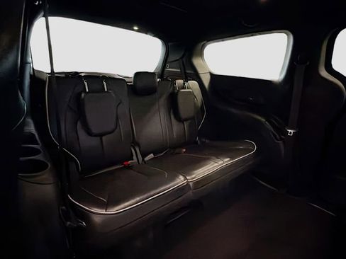 Used 2019 Chrysler Pacifica Limited w/ Advanced Safetytec Group image 27