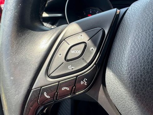 Used 2018 Toyota C-HR XLE FWD image 37