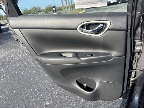 Used 2015 Nissan Sentra SR w/ SR Premium Package image 12