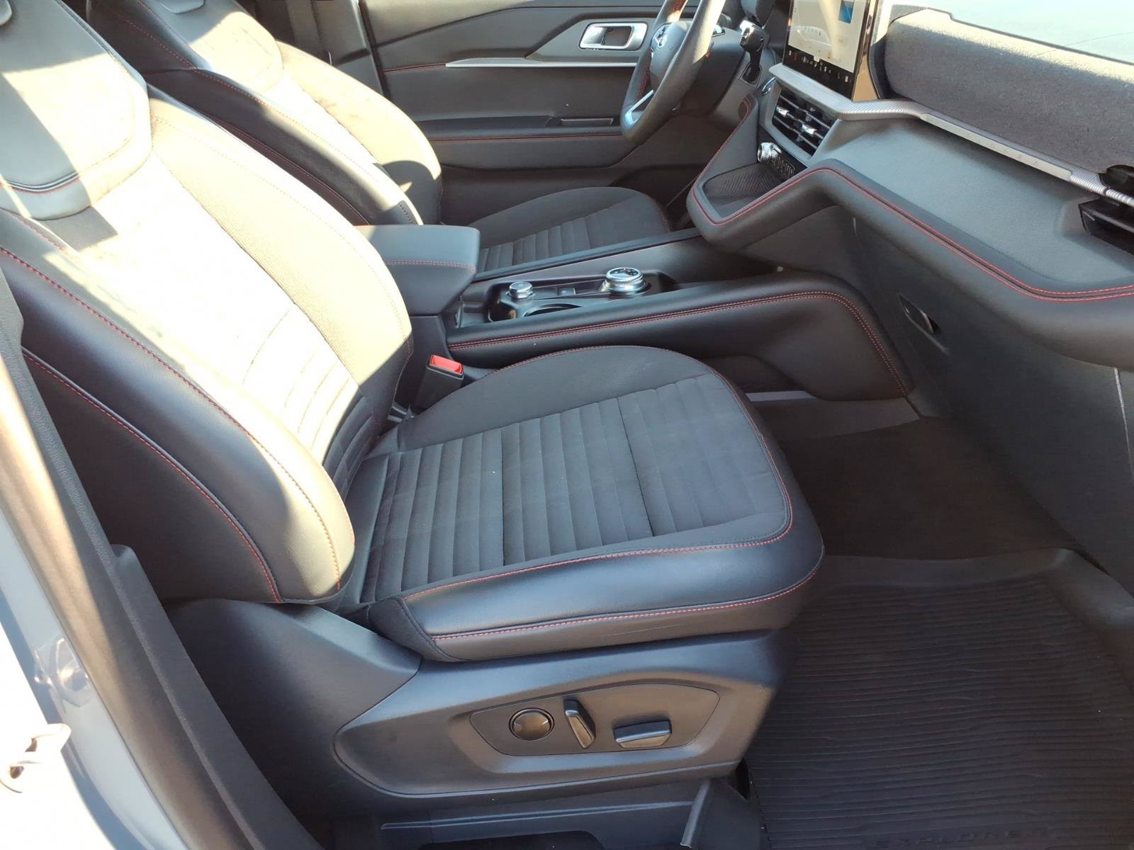 New 2026 Ford Explorer ST-Line AWD/4WD image 8