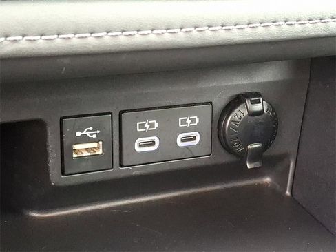 Used 2023 Toyota Highlander Platinum image 26