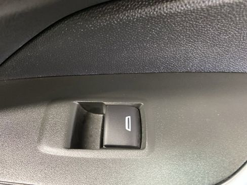 Used 2024 Chevrolet Trax RS w/ Driver Confidence Package FWD image 31