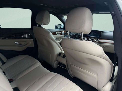 Used 2017 Mercedes-Benz E 300 4MATIC image 11