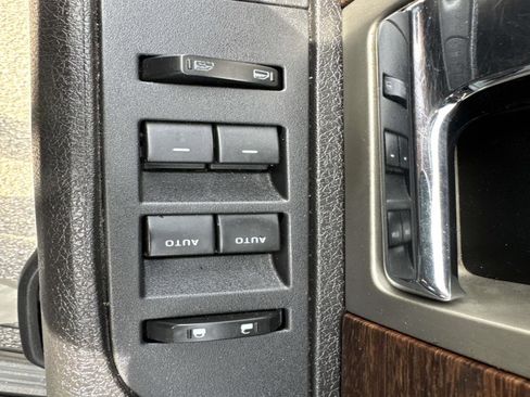 Used 2013 Ford F150 Lariat w/ Mid Equipment Group image 23