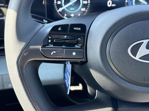 New 2026 Hyundai Elantra Limited FWD image 7