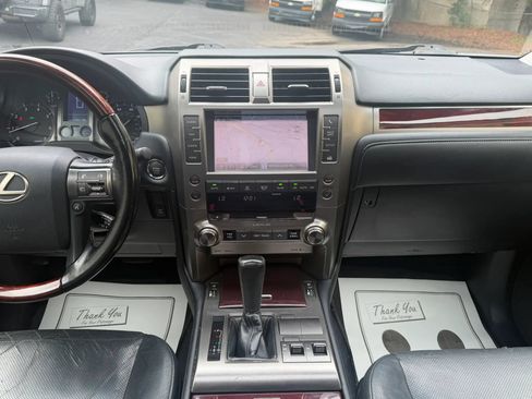 Used 2016 Lexus GX 460 w/ Premium Package AWD/4WD image 17