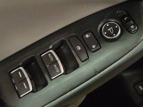 Used 2018 Honda Accord LX image 27