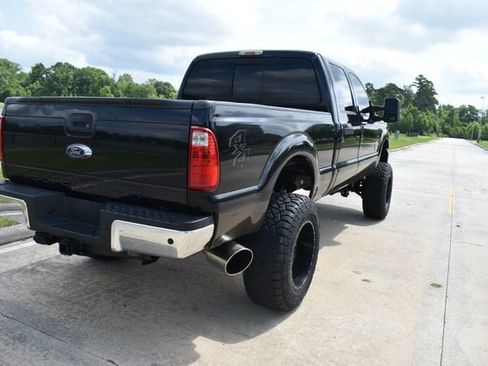 Used 2016 Ford F250 Lariat w/ Lariat Ultimate Package AWD/4WD image 4