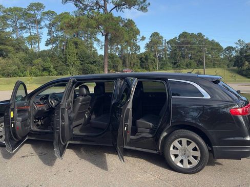 Used 2014 Lincoln MKT AWD image 9