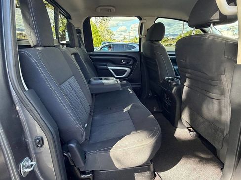 Used 2017 Nissan Titan S AWD/4WD image 16